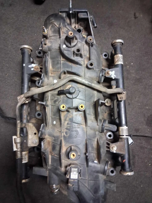 2007-2008 Chevrolet Silverado 4.8L / 5.3L Used OEM Intake Manifold