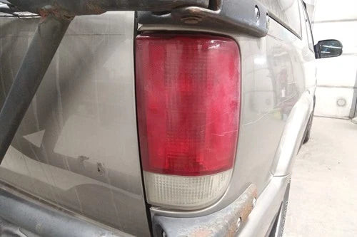 1995-2005 Chevrolet/GMC S10 Blazer/Jimmy Passenger RH Tail Light Lamp OEM used OEM tail light assembly