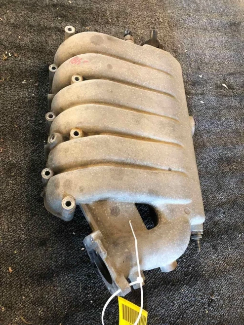 1995-1997 Chrysler Cirrus 2.5L Upper Used Intake Manifold