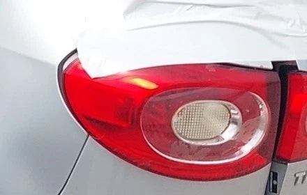 2009-2011 Volkswagen Tiguan Quarter Mount Driver LH Tail Light Lamp OEM OEM used OEM tail light assembly