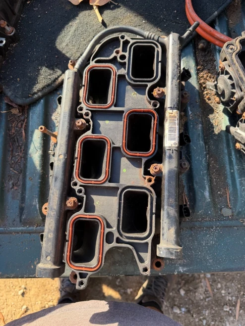 2011-2020 Chrysler / Dodge / Jeep 300 / Journey / Challenger / Grand Cherokee / 200 / Caravan Lower Used Intake Manifold