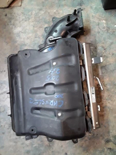 2015 Chrysler 200 2.4L Upper Used Intake Manifold 04627315AD