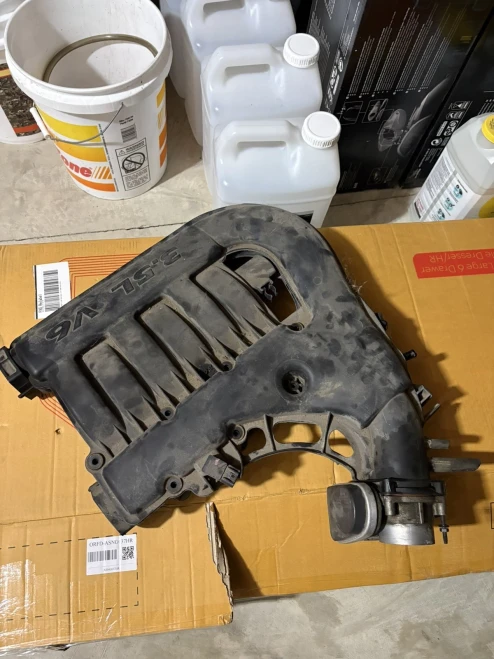 2015 Chrysler 300 3.6L Upper Used OEM Intake Manifold