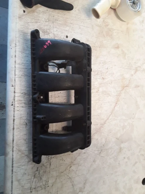 Chrysler PT Cruiser 2.4L Lower Used Intake Manifold
