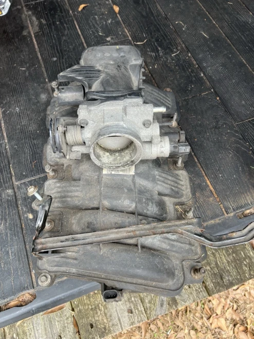 2004 Dodge Ram 1500 4.7L Used Intake Manifold
