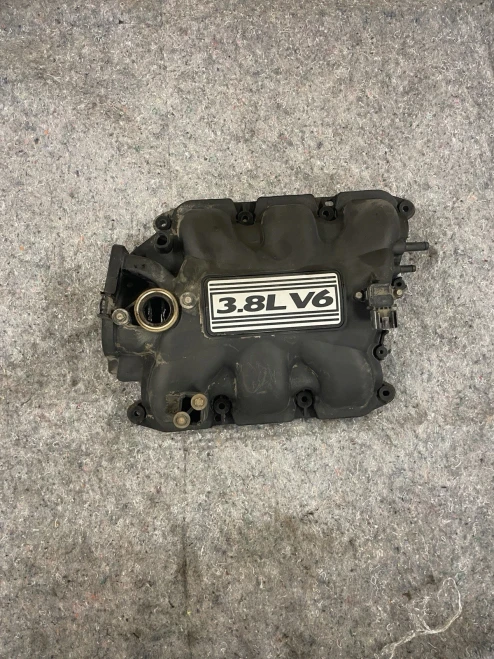 2005-2007 Dodge / Chrysler Caravan / Town & Country 3.8L Upper Lower Used OEM Intake Manifold