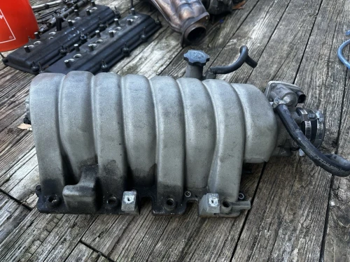 2006-2010 Dodge / Chrysler 300 / Charger / Challenger 6.1L Used Intake Manifold