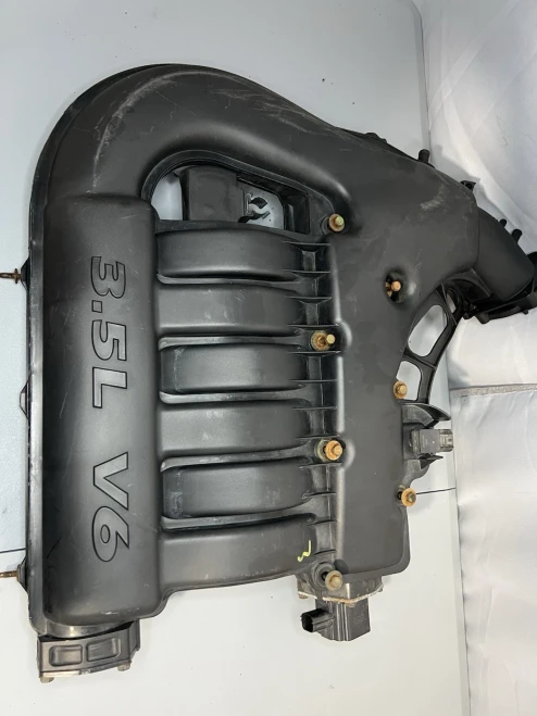 2008-2010 Dodge / Chrysler Charger / 300 3.5L Upper Used OEM Intake Manifold