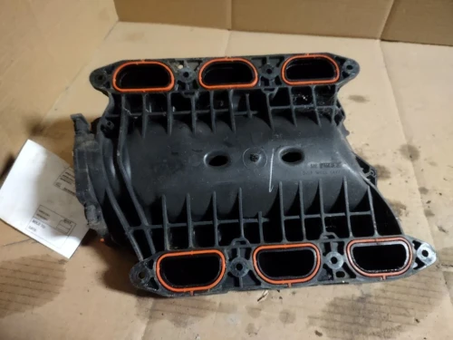 Dodge Caravan 3.8L Upper Used Intake Manifold