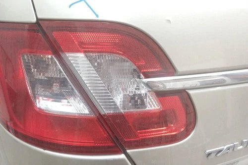 2010 2011 2012 Ford Taurus Sedan Driver LH Lid Mounted Tail Light Lamp OEM used OEM tail light assembly