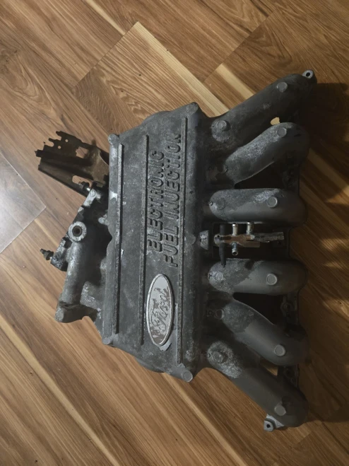 1987-1996 Ford F-150 / F-250 4.9L Upper Used OEM Intake Manifold