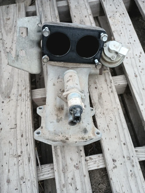 1993 Ford F-250 7.5L Upper Used Intake Manifold
