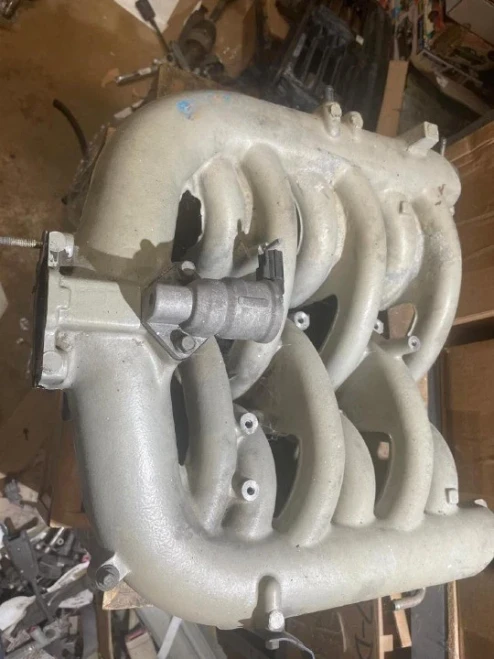 1997-2000 Ford E-150 / E-250 4.2L Upper Used OEM Intake Manifold