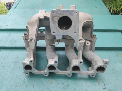 1999 Ford Ranger 2.5L Upper Lower SOHC Used OEM Intake Manifold