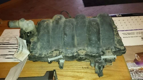 1999-2001 Ford Windstar 3.8L Upper Used Intake Manifold