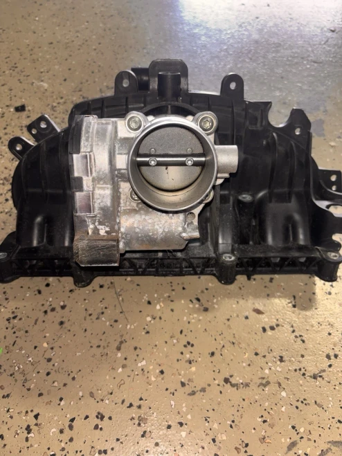 2013-2016 Ford Escape 1.6L With Throttle Body Used OEM Intake Manifold