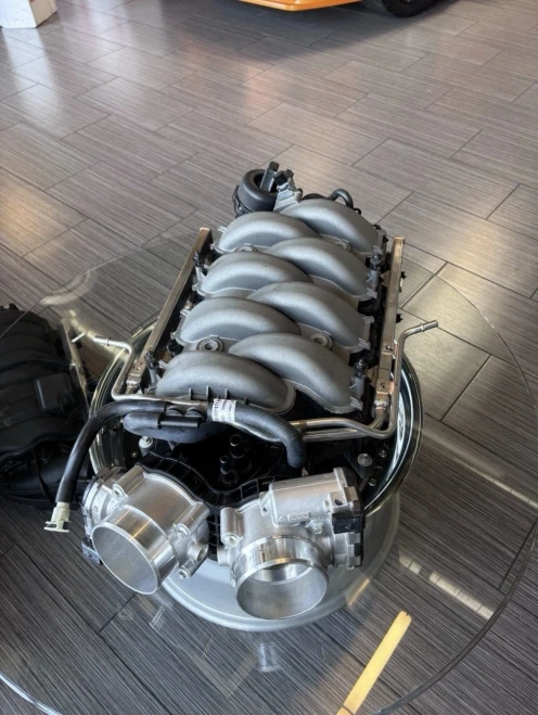 2024 Ford Mustang 5.0L Used OEM Intake Manifold PR3E-9424-BB