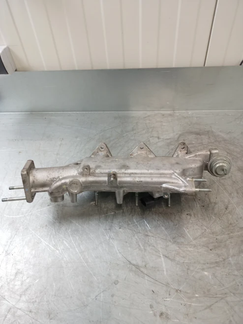Ford / Mazda Ranger / 2 / 5 2.5L Used Intake Manifold 6M34-9424-BA