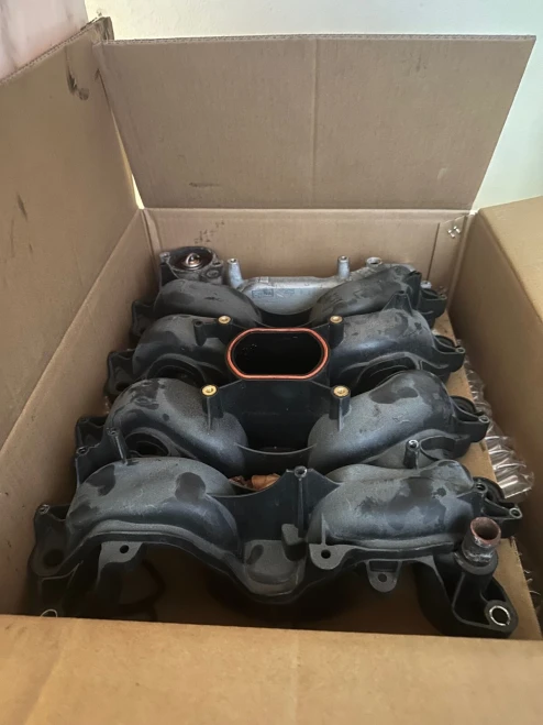 Ford / Mercury / Lincoln Crown Victoria / Grand Marquis / Town Car Used Intake Manifold