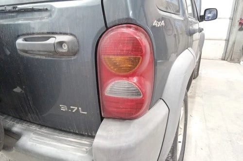 2002 2003 2004 Jeep Liberty Passenger RH Tail Light Lamp OEM used OEM tail light assembly