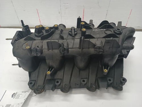 2000 GMC Yukon 5.3L Used Intake Manifold