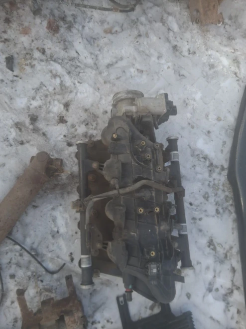 2003 GMC Sierra 5.3L Used Intake Manifold