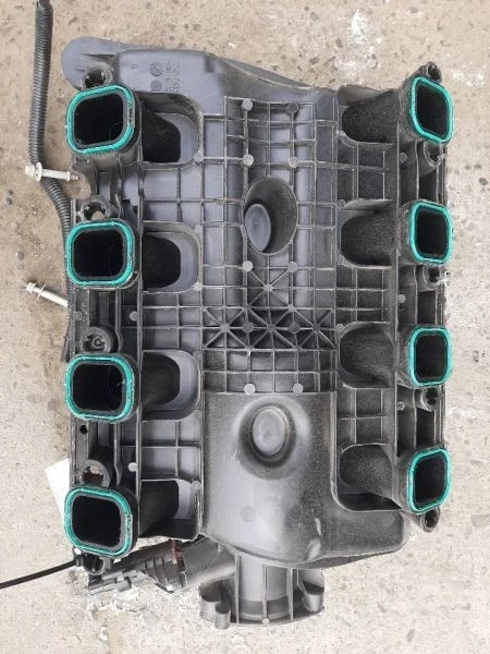 2014-2019 GMC Sierra 5.3L Used Intake Manifold 12623417