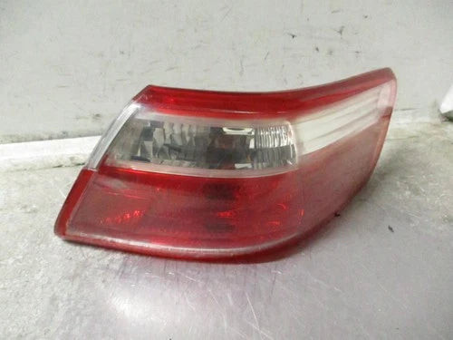 2007-2009 Toyota Camry Passenger RH Tail Light Lamp OEM used OEM tail light assembly
