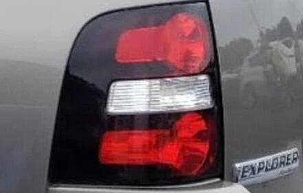 2006-2010 Ford Explorer Driver LH Quarter Mounted Tail Light Lamp OEM OEM used OEM tail light assembly