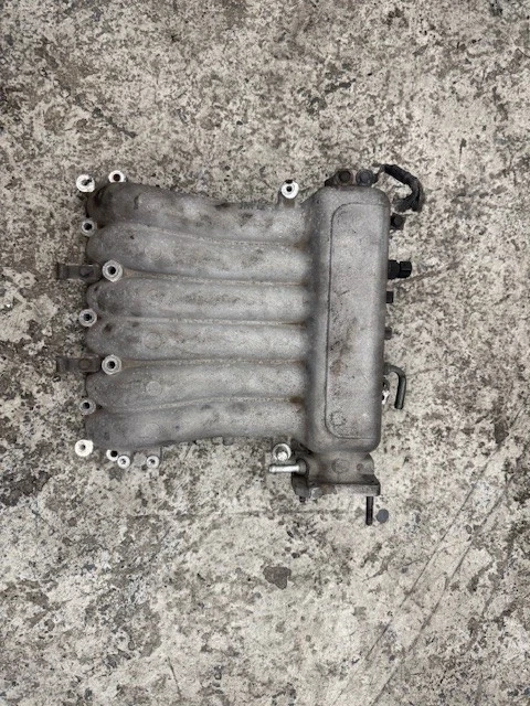 2002 Hyundai Tiburon 2.7L Upper Used Intake Manifold
