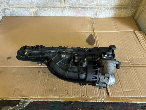 2011 Hyundai ix35 2.0L Diesel With Throttle Body Used Intake Manifold