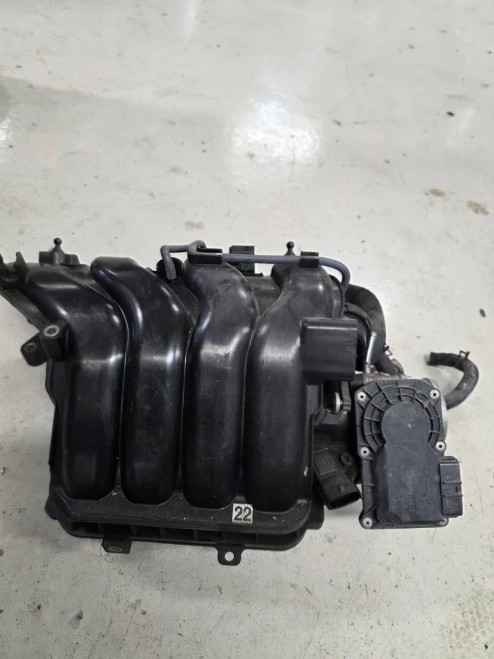 2012-2015 Hyundai Veloster Used OEM Intake Manifold