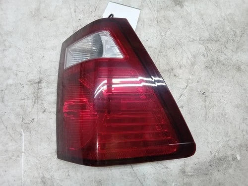 10 Jeep Grand Cherokee Left Driver Side Tail Light OEM used OEM tail light assembly