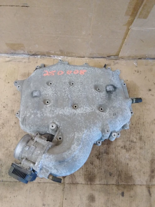 2003-2004, 2006-2007 Infiniti G35 Upper With Throttle Body Used Intake Manifold