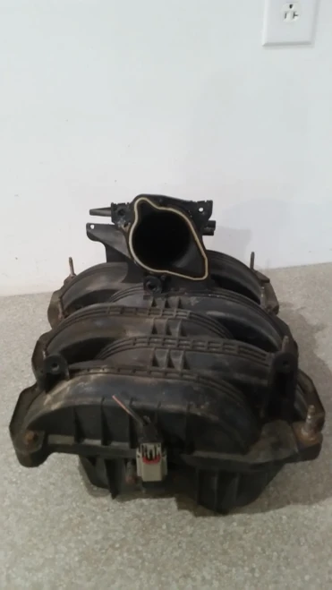 2005-2006 Jeep / Ram Liberty / 1500 3.7L Used OEM Intake Manifold
