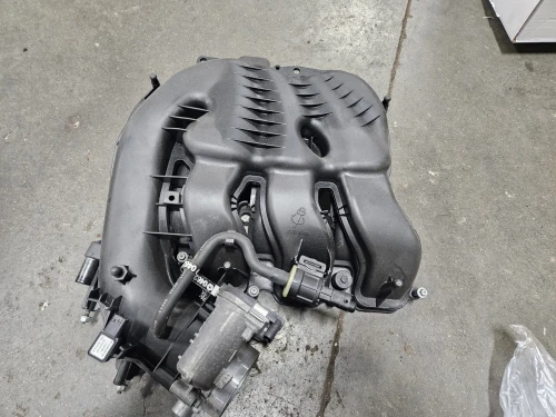 2014-2022 Jeep Cherokee 3.2L With Throttle Body Used Intake Manifold
