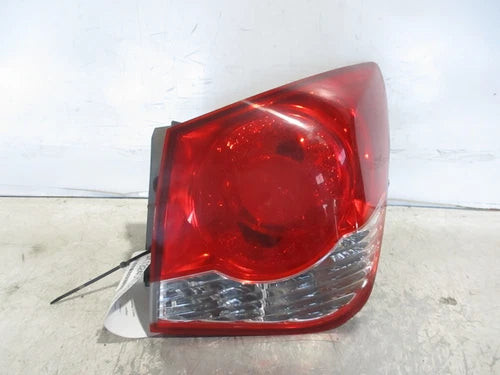 2011-2015 Chevrolet Cruze Passenger RH Tail Light Lamp OEM used OEM tail light assembly