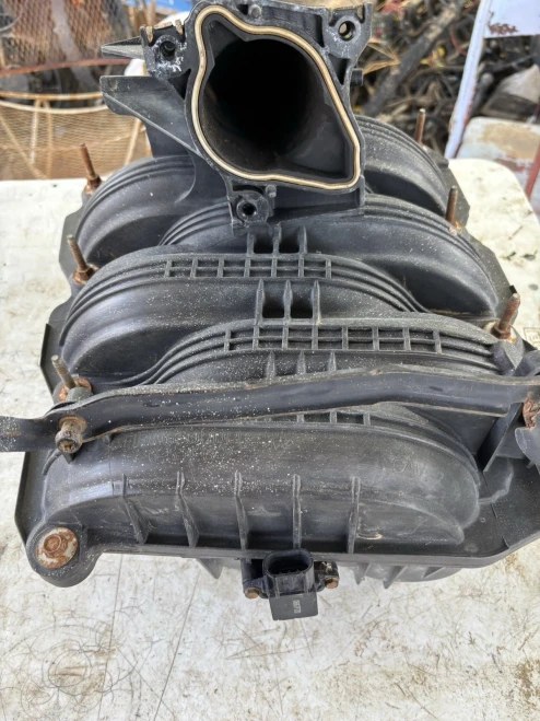 Jeep / Dodge Liberty / Ram 1500 3.7L Used Intake Manifold