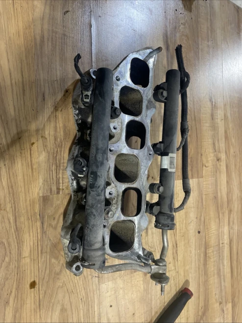 2006-2008 Kia Sedona 3.8L Lower Used OEM Intake Manifold 28310-3C000
