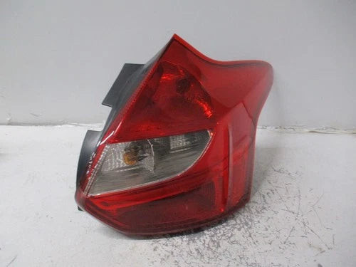 2012-2014 Ford Focus Passenger RH Tail Light Lamp OEM used OEM tail light assembly
