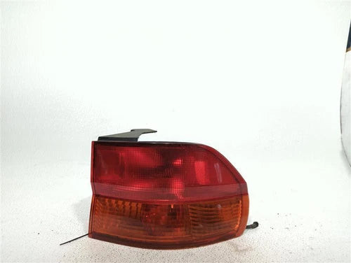 2002 Honda Odyssey Quarter Panel Mounted Lef Used OEM Left Tail Light Assembly