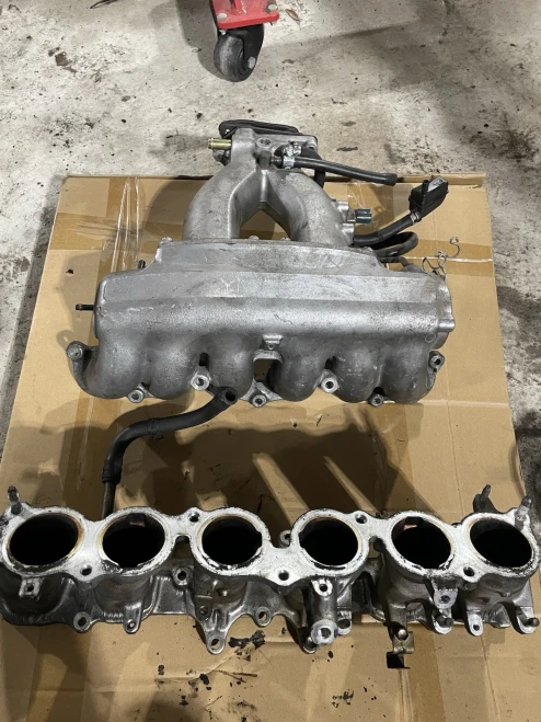 1992-1995 Lexus SC300 / GS300 Upper Lower Used Intake Manifold