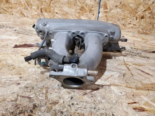 2001-2005 Lexus IS300 / GS300 3.0L Upper Used Intake Manifold