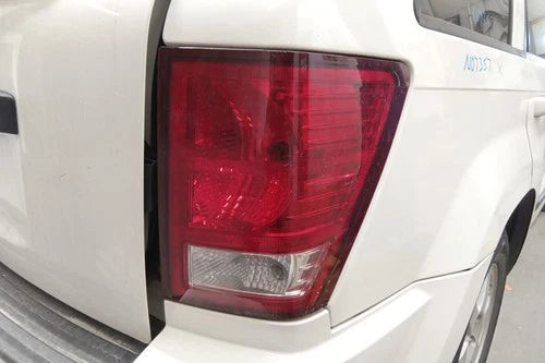 2007 2008 2009 2010 Jeep Grand Cherokee Passenger RH Tail Light Lamp OEM used OEM tail light assembly