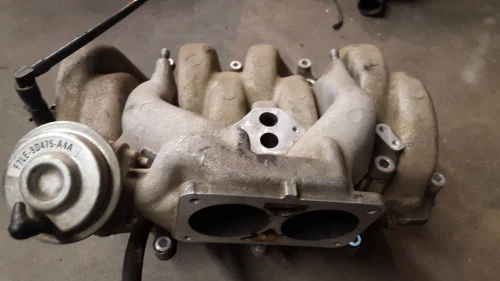1997-1998 Lincoln Mark VIII Upper Lower Used Intake Manifold
