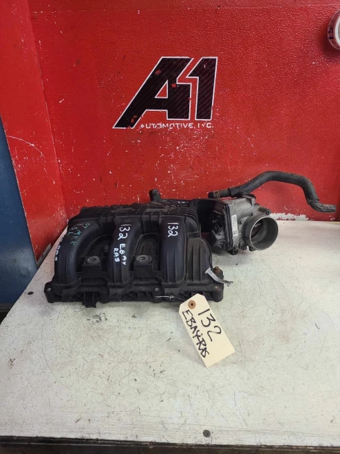 2007-2012 Lincoln / Ford MKX / Edge / Flex / Fusion Upper With Throttle Body Used Intake Manifold