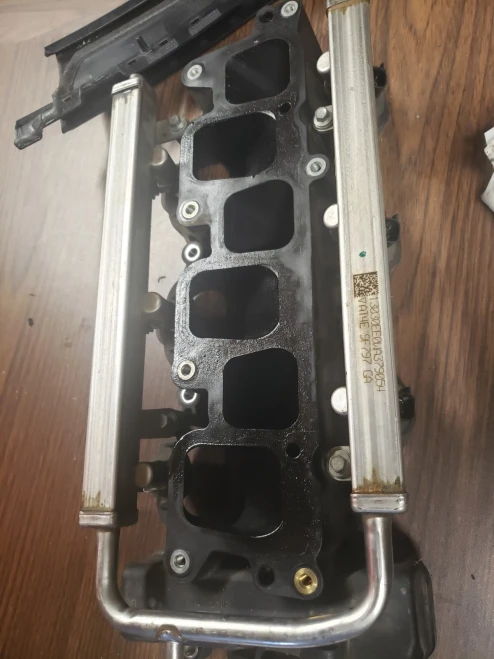 Lincoln MKT 3.7L Used Intake Manifold