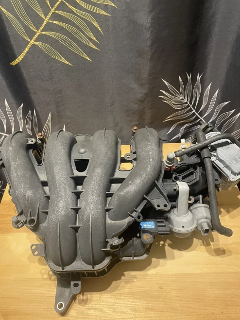 2004-2009 Mazda Mazda 3 / 2 2.0L Used Intake Manifold