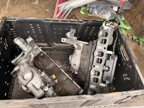 Mazda Mazda 3 / 5 / Mazda 6 / 2 2.0L Used OEM Intake Manifold