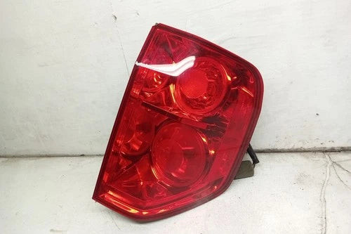 05 2005 Honda Pilot Passenger RH Tail Light Lamp OEM used OEM tail light assembly